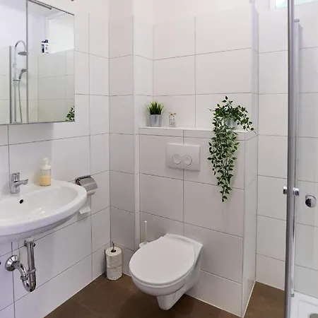 Gemuetliche In Zentraler Lage グラーツ