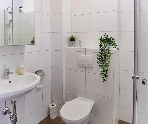 Gemuetliche In Zentraler Lage グラーツ